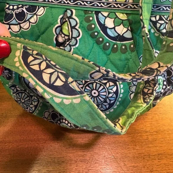 Vera Bradley Vibrant Green Patterned Tote Bag - Picture 4 of 9